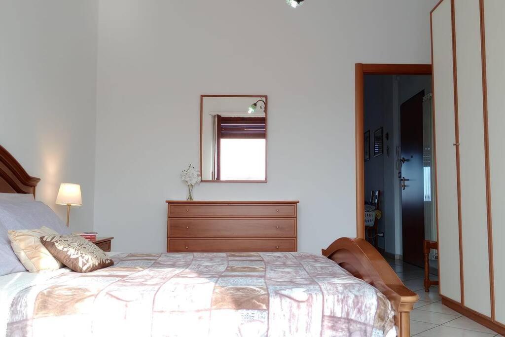 Comodo Bilocale A Brandizzo Esterno foto