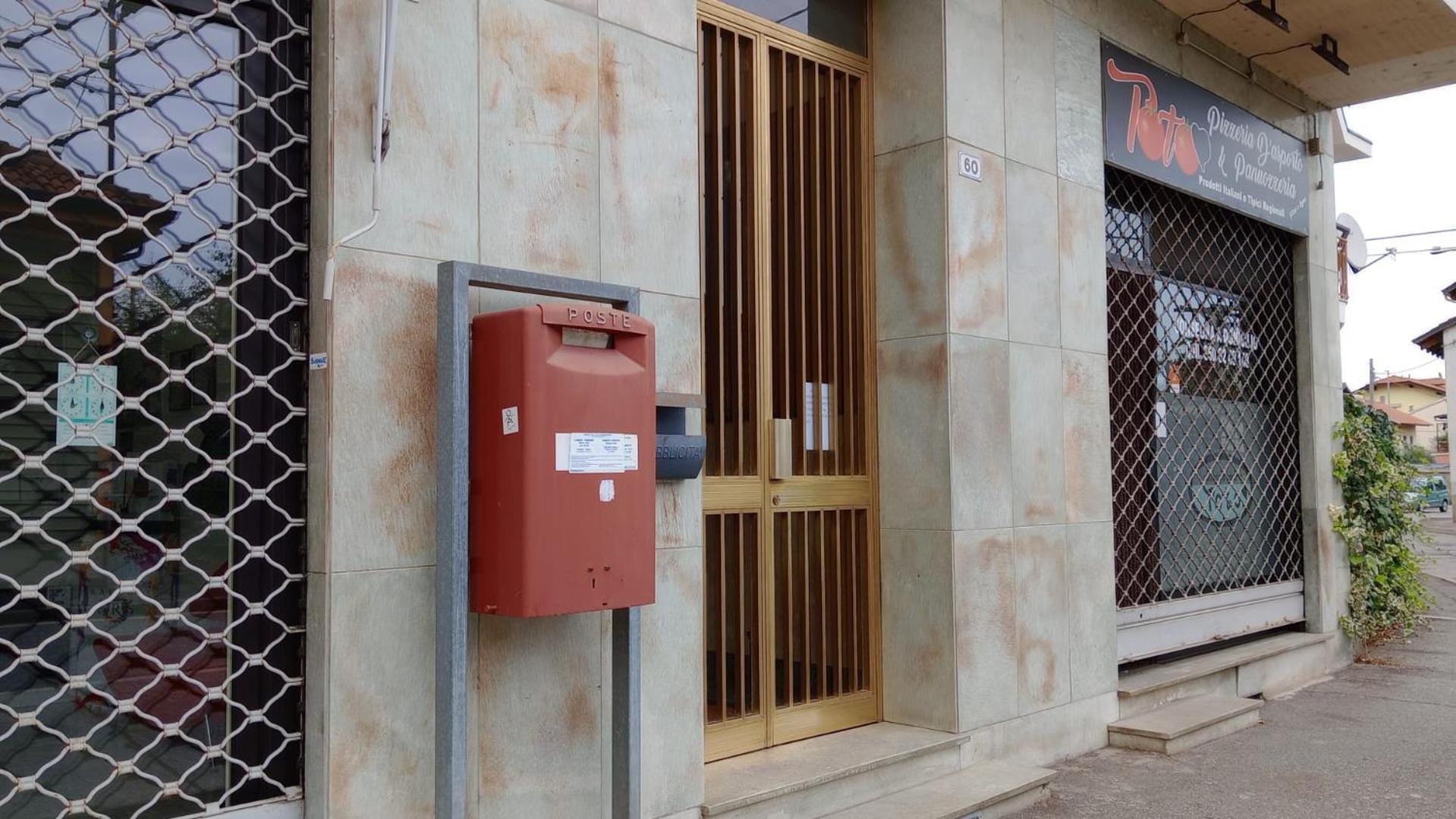 Comodo Bilocale A Brandizzo Esterno foto